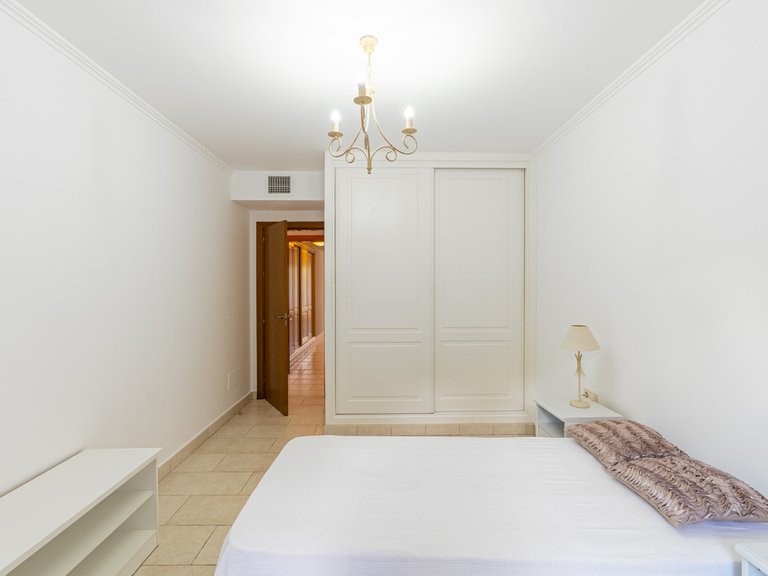 Apartment for Sale in Benahavís, Malaga 18