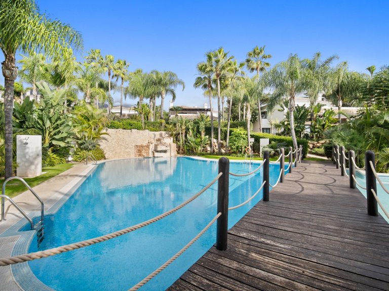 Villa for Sale in Costa del Sol The Golden Mile, Malaga 31
