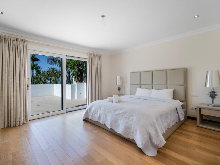 Villa for Sale in Costa del Sol The Golden Mile, Malaga 32