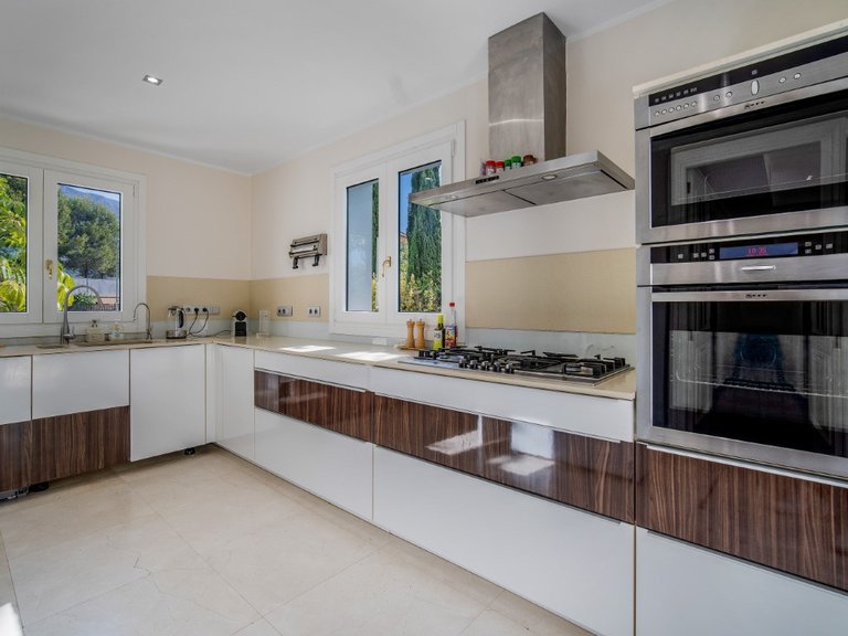 Villa for Sale in Costa del Sol The Golden Mile, Malaga 7