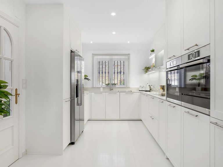 Villa for Sale in El Chaparral, Malaga 10