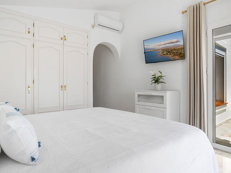 Villa for Sale in El Chaparral, Malaga 14