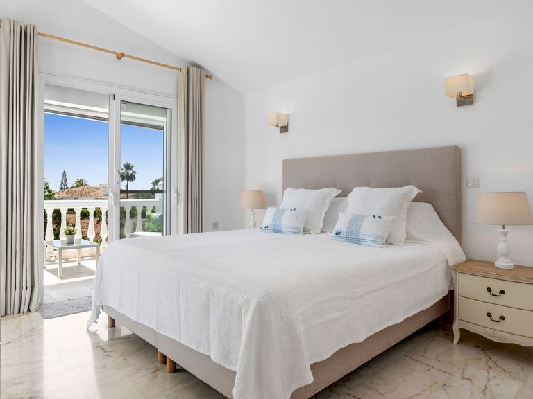 Villa for Sale in El Chaparral, Malaga 15