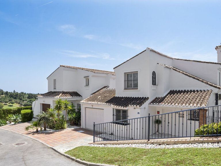 Villa for Sale in El Chaparral, Malaga 2