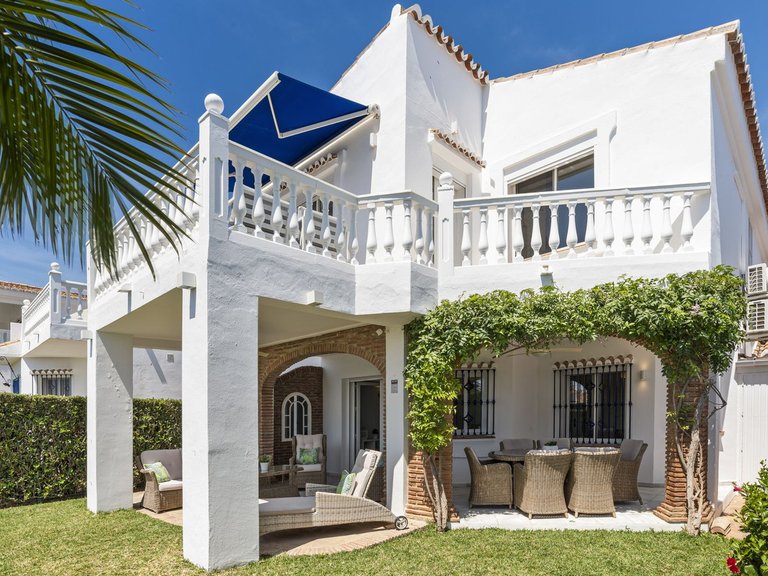 Villa for Sale in El Chaparral, Malaga 30