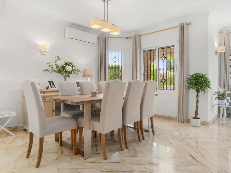 Villa for Sale in El Chaparral, Malaga 6