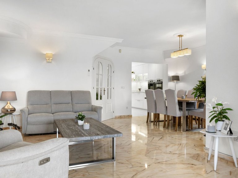 Villa for Sale in El Chaparral, Malaga 8