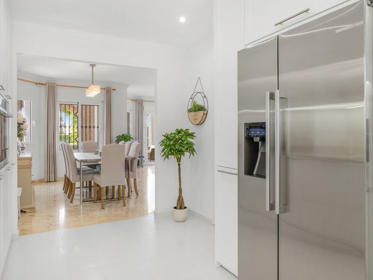Villa for Sale in El Chaparral, Malaga 9