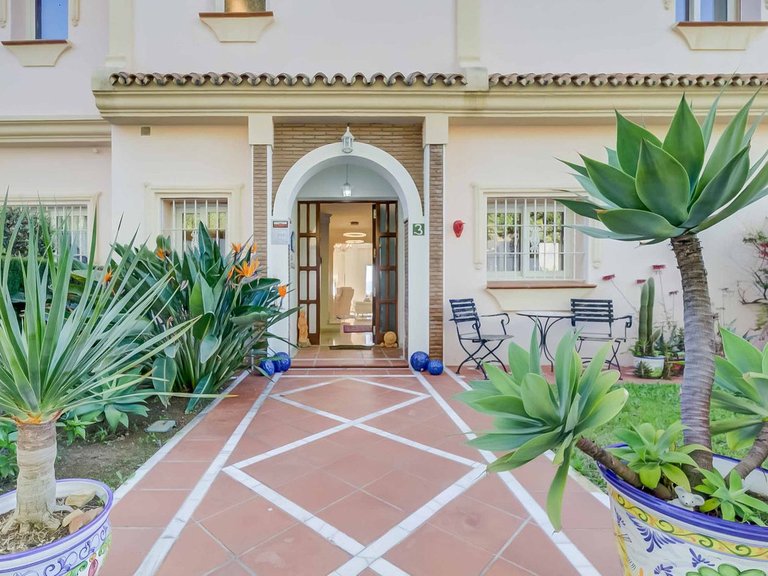 Villa for Sale in Artola, Malaga 1