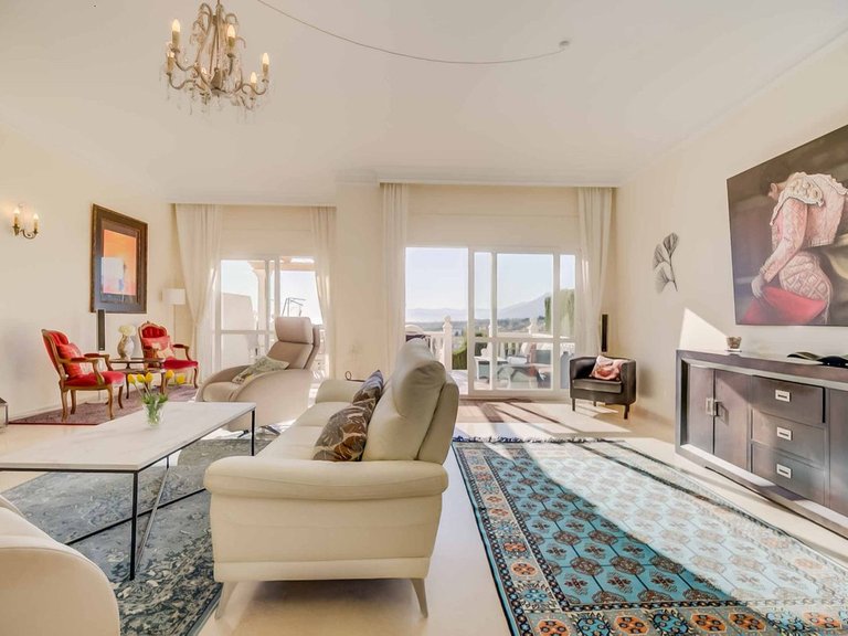 Villa for Sale in Artola, Malaga 10