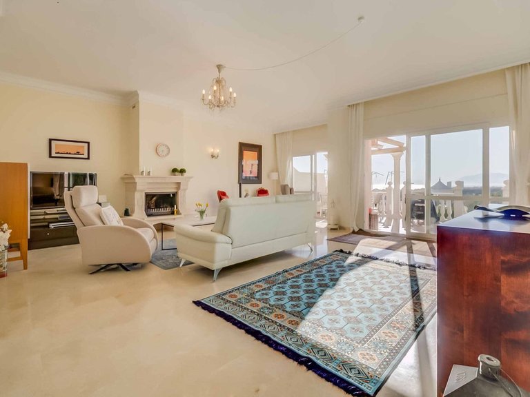 Villa for Sale in Artola, Malaga 11