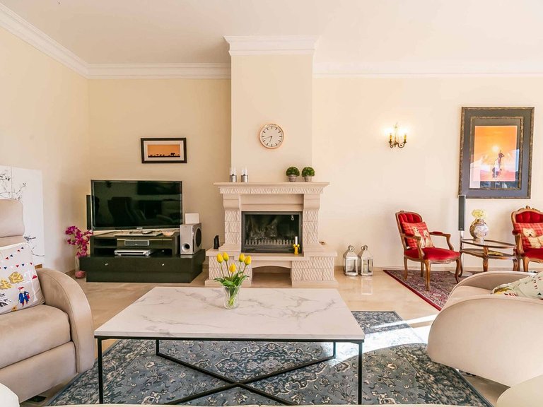 Villa for Sale in Artola, Malaga 12