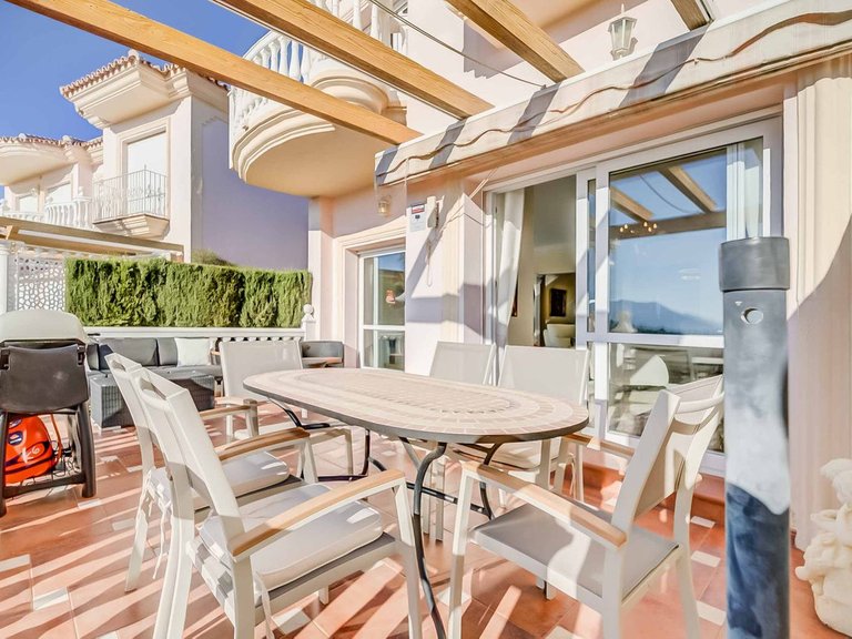 Villa for Sale in Artola, Malaga 16