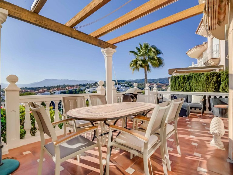 Villa for Sale in Artola, Malaga 17