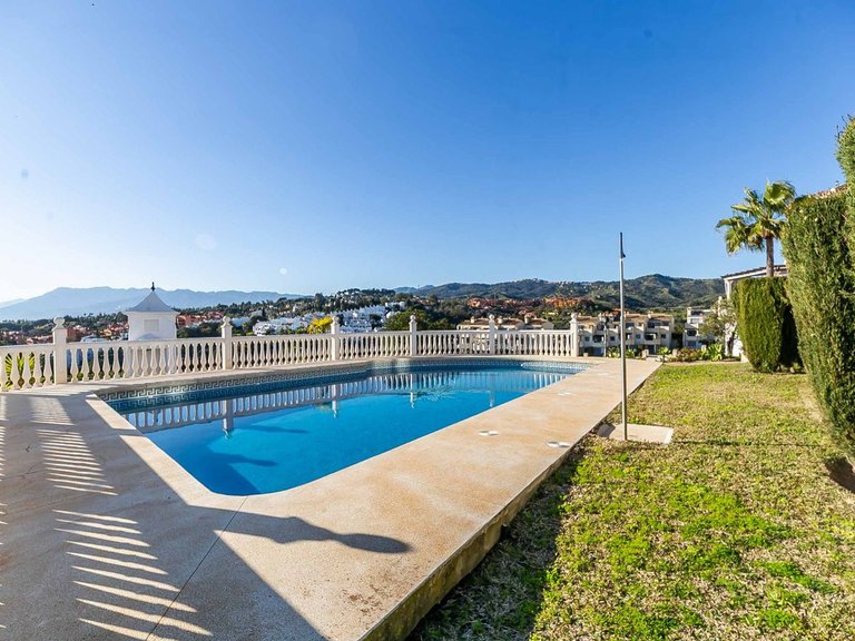 Villa for Sale in Artola, Malaga 20