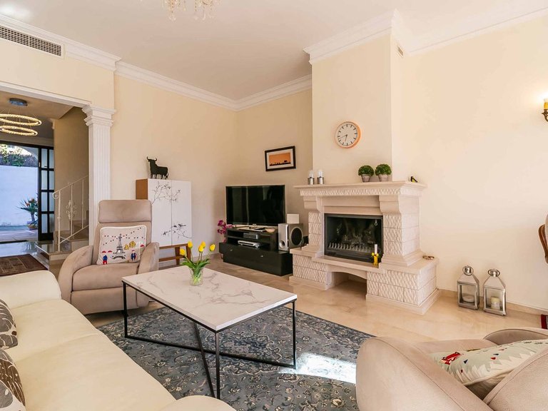 Villa for Sale in Artola, Malaga 24