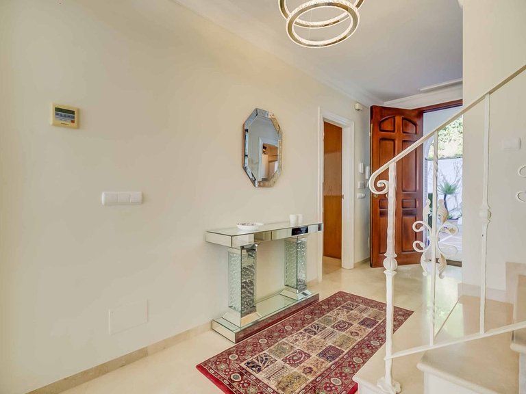 Villa for Sale in Artola, Malaga 25