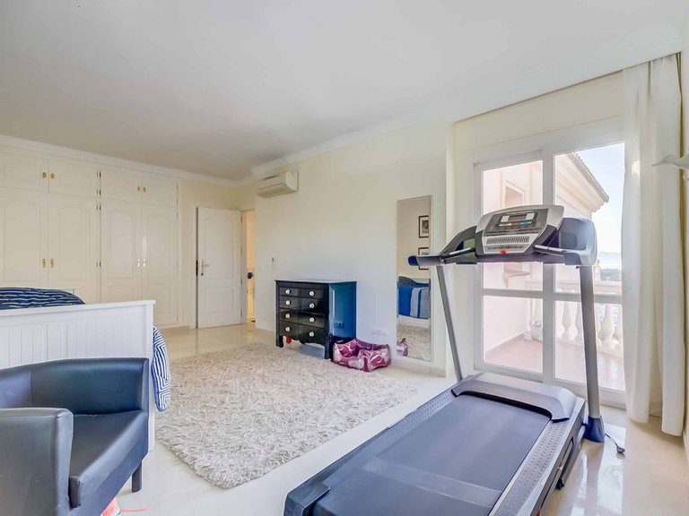 Villa for Sale in Artola, Malaga 28