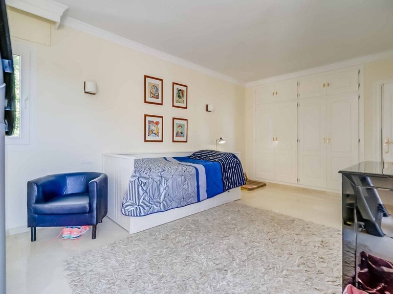 Villa for Sale in Artola, Malaga 30