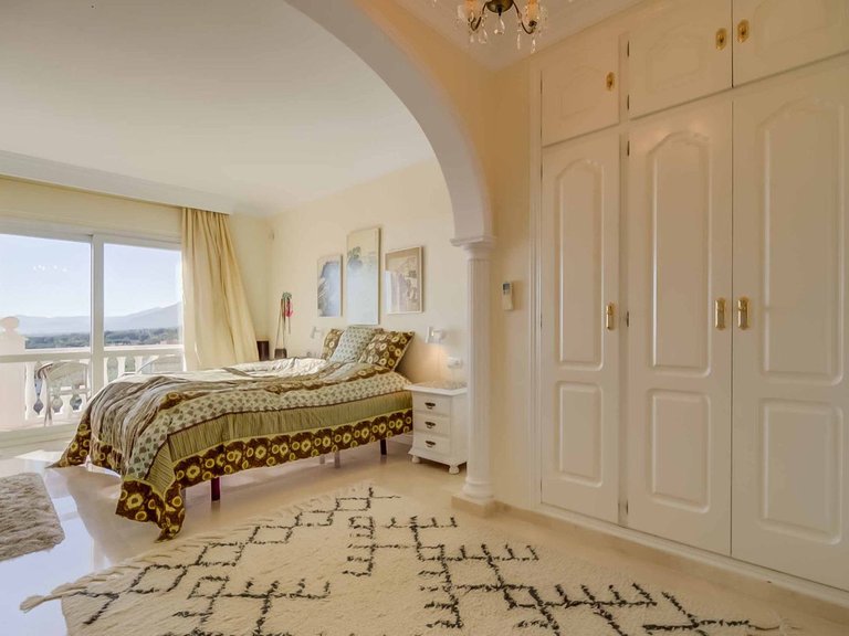 Villa for Sale in Artola, Malaga 40