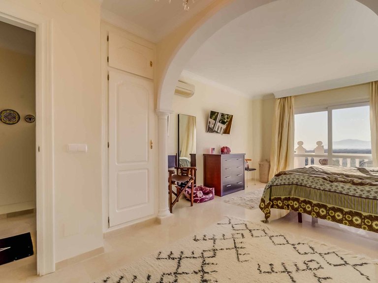 Villa for Sale in Artola, Malaga 42