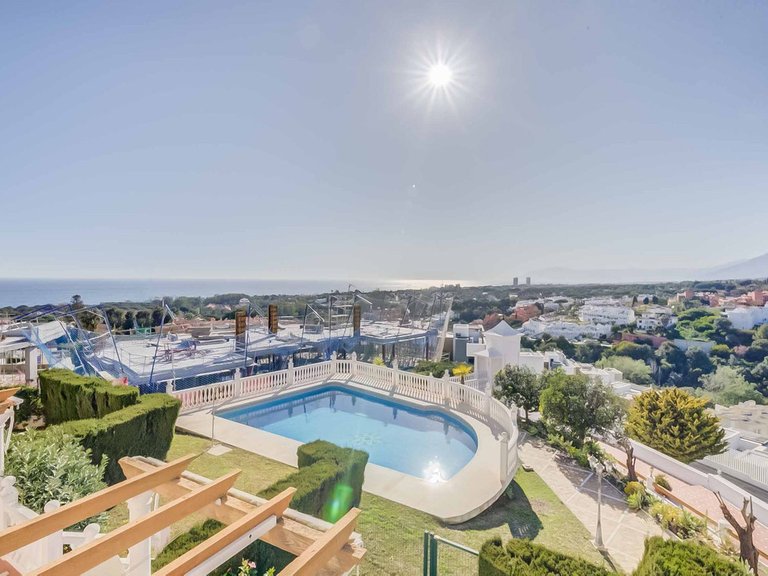 Villa for Sale in Artola, Malaga 44