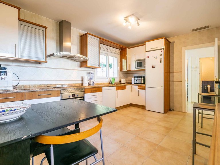 Villa for Sale in Artola, Malaga 6