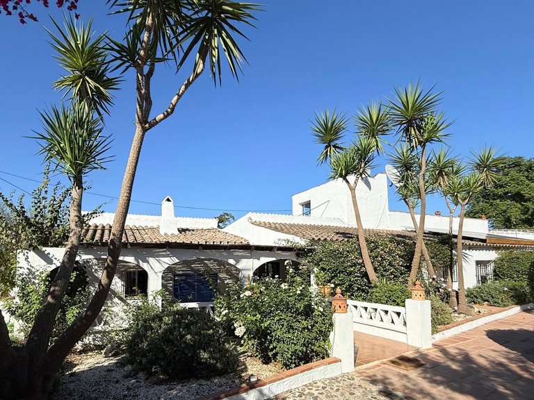 Villa for Sale in Coín, Malaga 1
