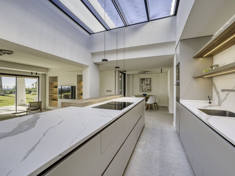 Villa for Sale in El Rosario, Malaga 14