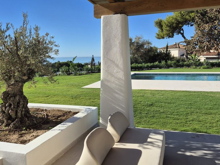 Villa for Sale in El Rosario, Malaga 19