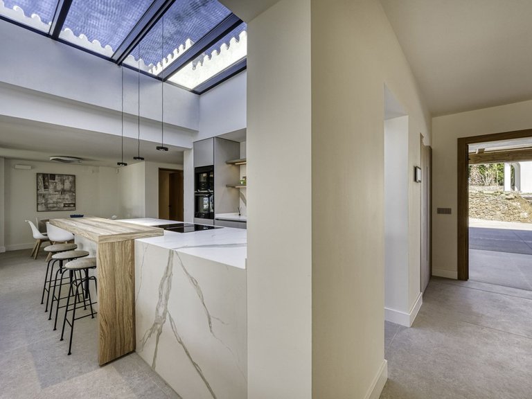 Villa for Sale in El Rosario, Malaga 24