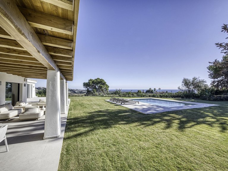 Villa for Sale in El Rosario, Malaga 3