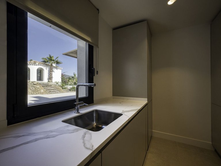Villa for Sale in El Rosario, Malaga 37
