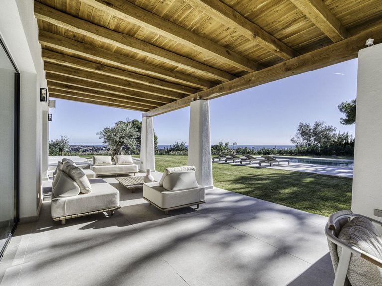 Villa for Sale in El Rosario, Malaga 5