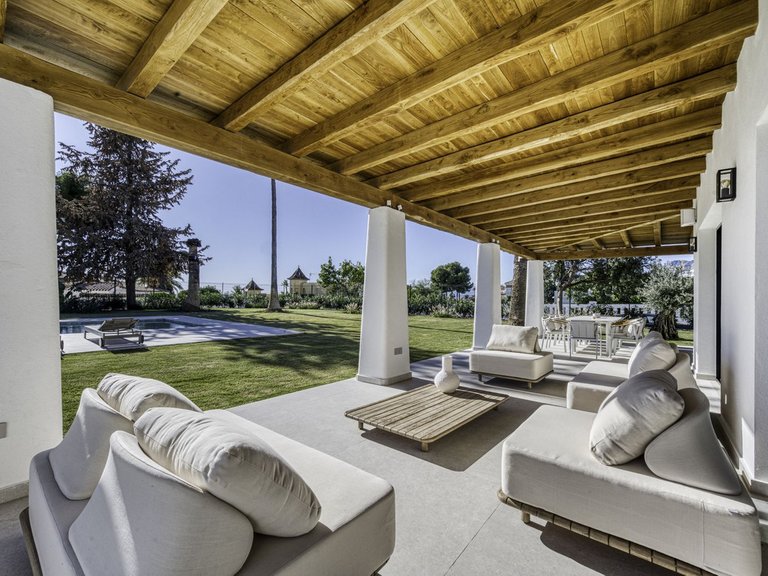 Villa for Sale in El Rosario, Malaga 6