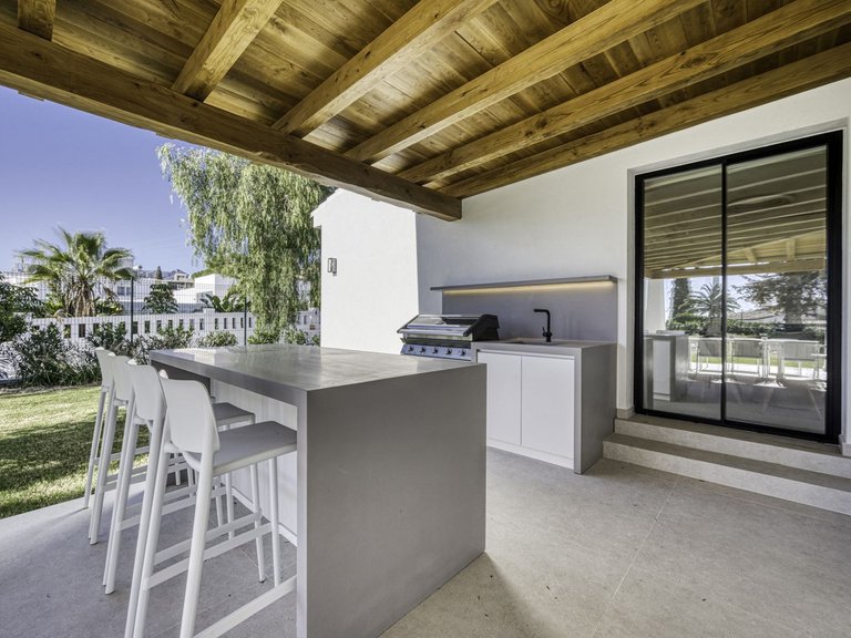Villa for Sale in El Rosario, Malaga 9