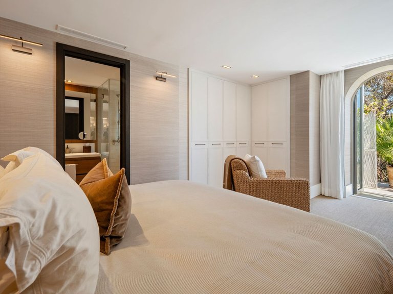 Apartment for Sale in The Golden Mile, Malaga 28