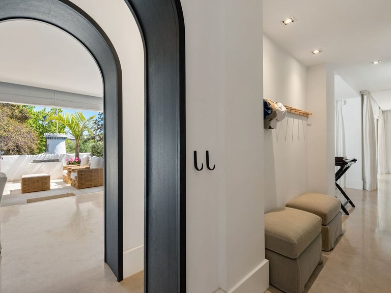 Apartment for Sale in The Golden Mile, Malaga 3