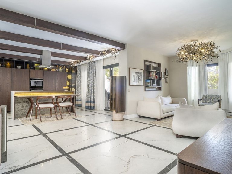 Apartment for Sale in Nueva Andalucía, Malaga 2