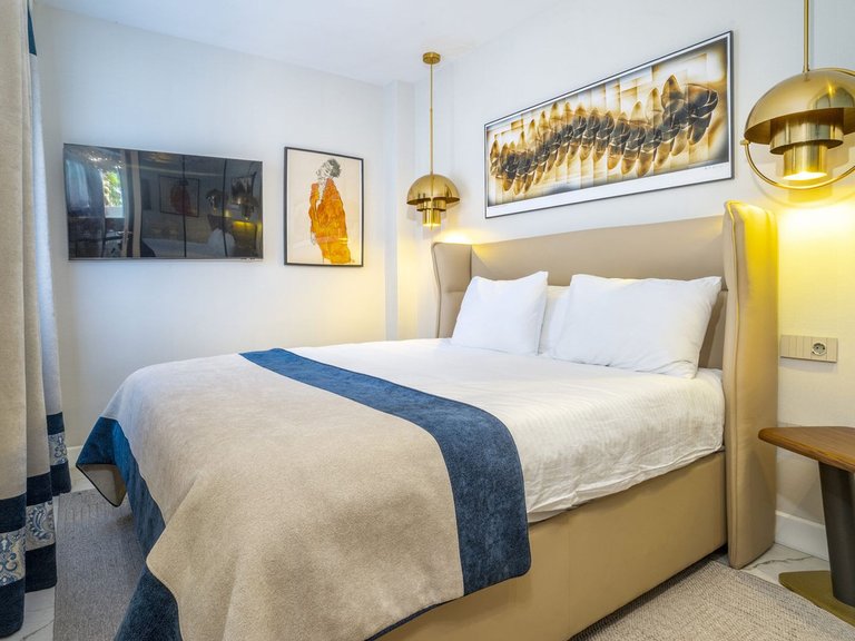 Apartment for Sale in Nueva Andalucía, Malaga 23