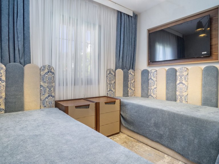 Apartment for Sale in Nueva Andalucía, Malaga 25