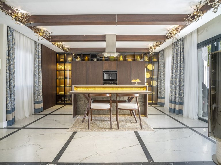 Apartment for Sale in Nueva Andalucía, Malaga 3