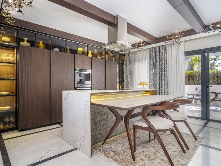 Apartment for Sale in Nueva Andalucía, Malaga 4