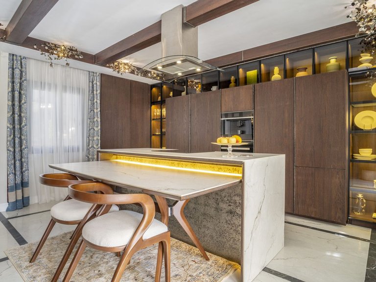 Apartment for Sale in Nueva Andalucía, Malaga 6