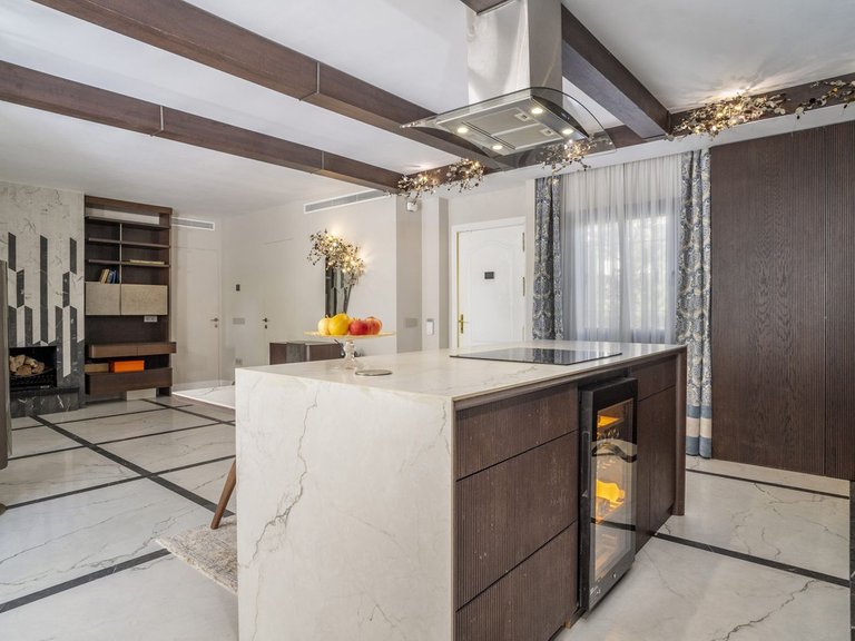 Apartment for Sale in Nueva Andalucía, Malaga 7