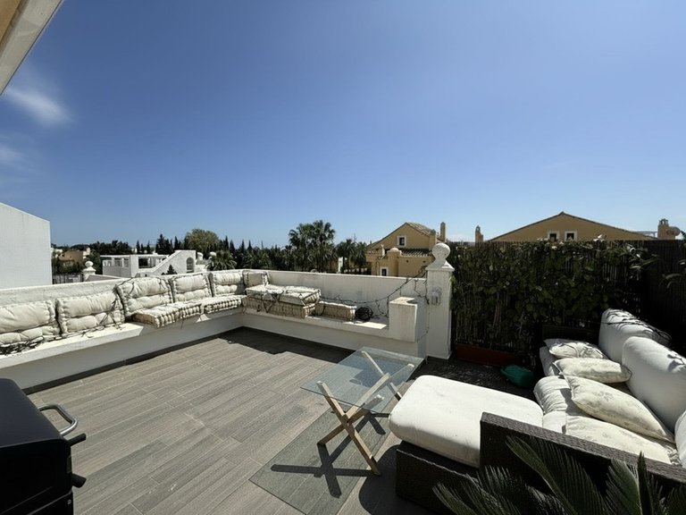 Apartment for Sale in Nagüeles, Malaga 5