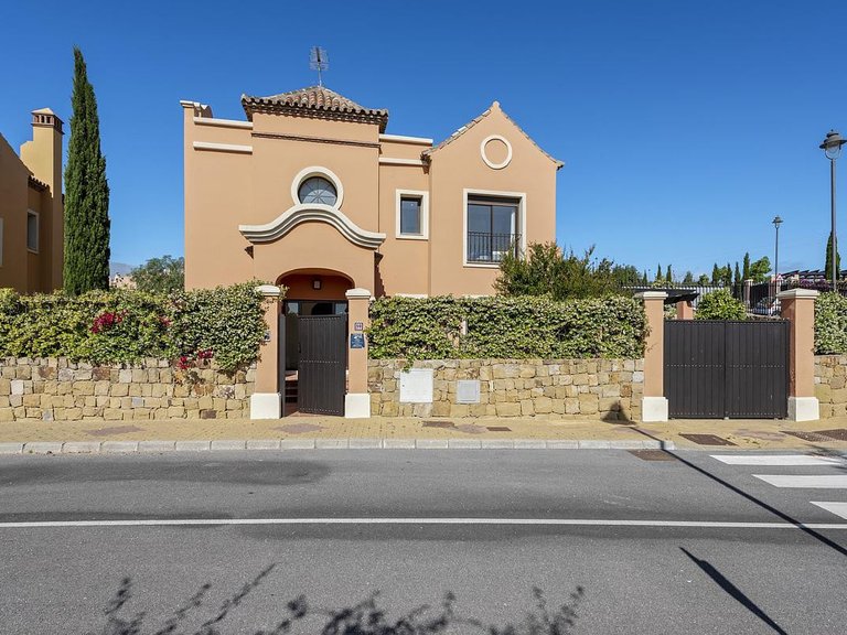 Villa for Sale in Estepona, Malaga 12