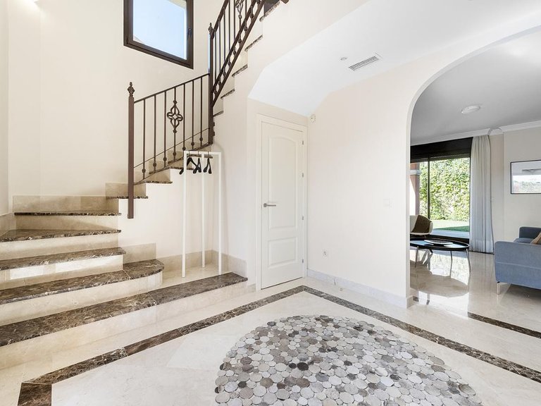 Villa for Sale in Estepona, Malaga 4