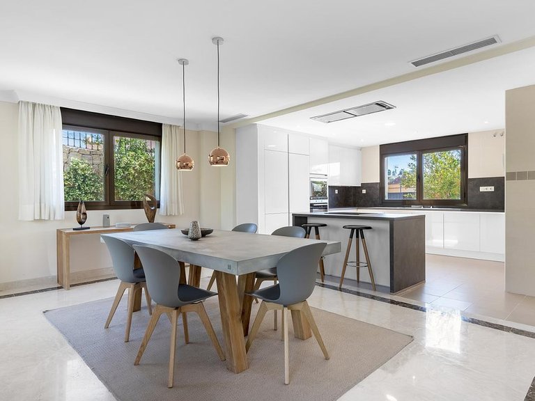 Villa for Sale in Estepona, Malaga 6