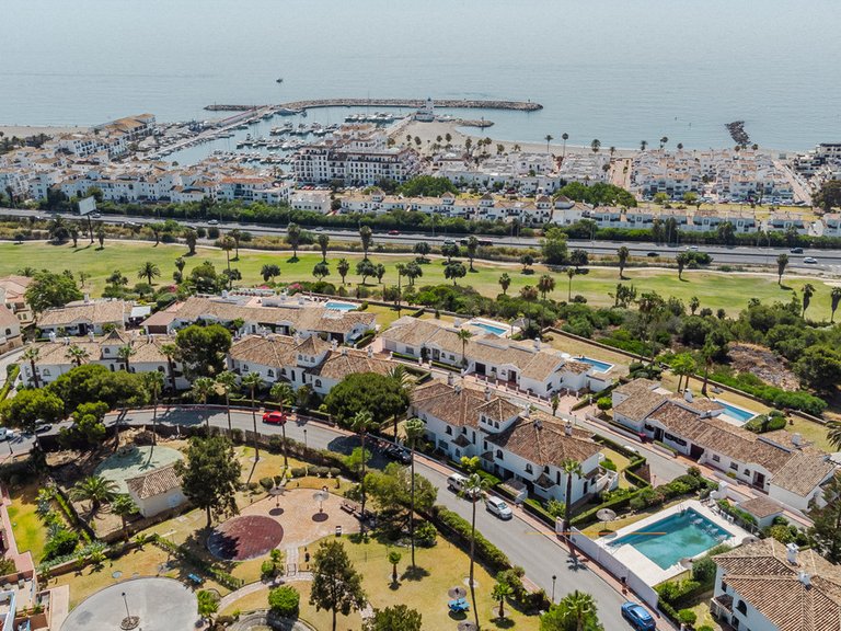 Villa for Sale in La Duquesa, Malaga 12